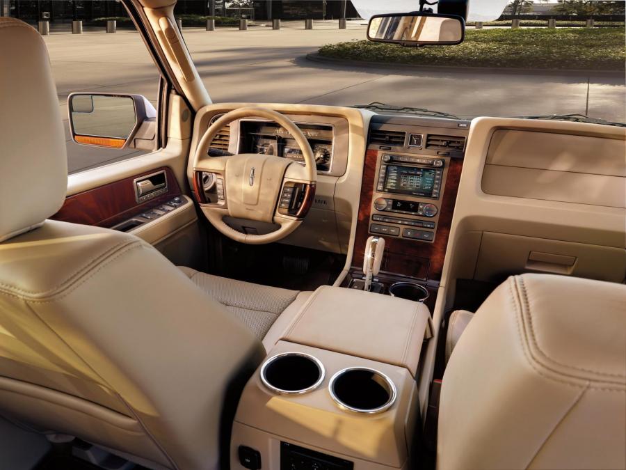  Lincoln Navigator 2011 года  (фото 13 из 16)